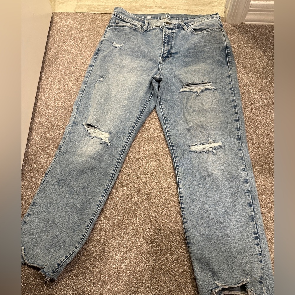 a.n.a. High-Rise Straight Jeans